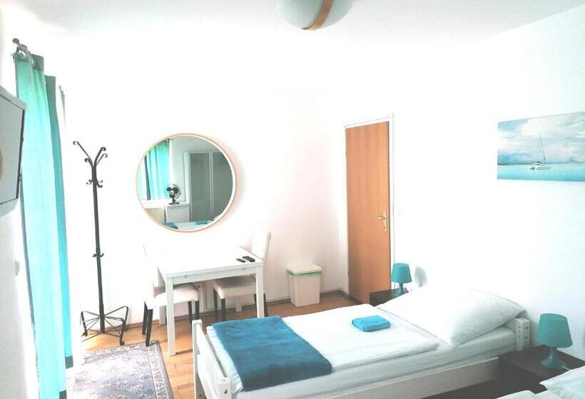 호스텔 Favoritenrooms