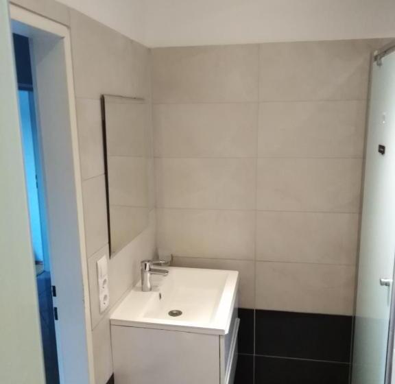 호스텔 Favoritenrooms