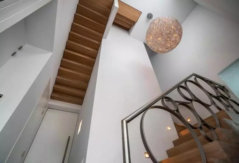 Aamiaismajoitus (B&B) Bed & Wellness Boxtel, Luxe Kamer Met Airco En Eigen Badkamer