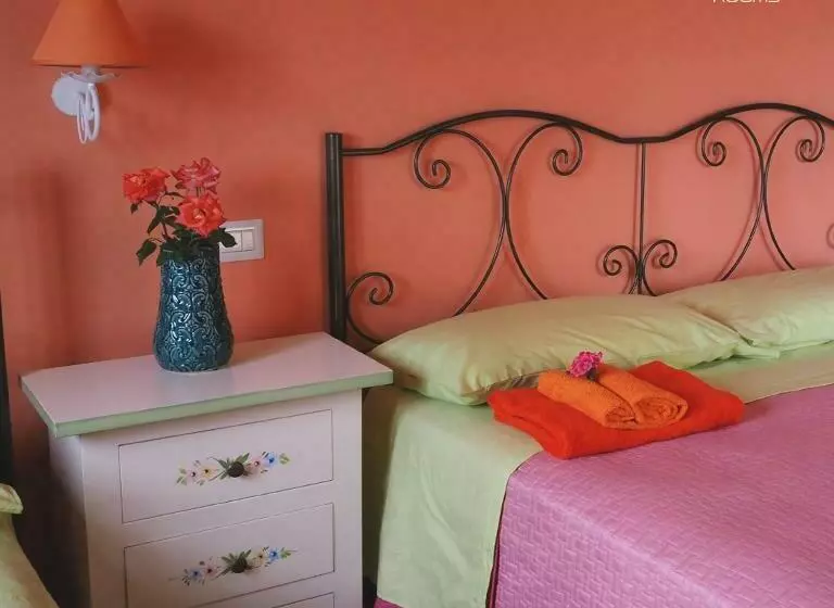 تختخواب و صبحانه Rubilia Rooms Pompei