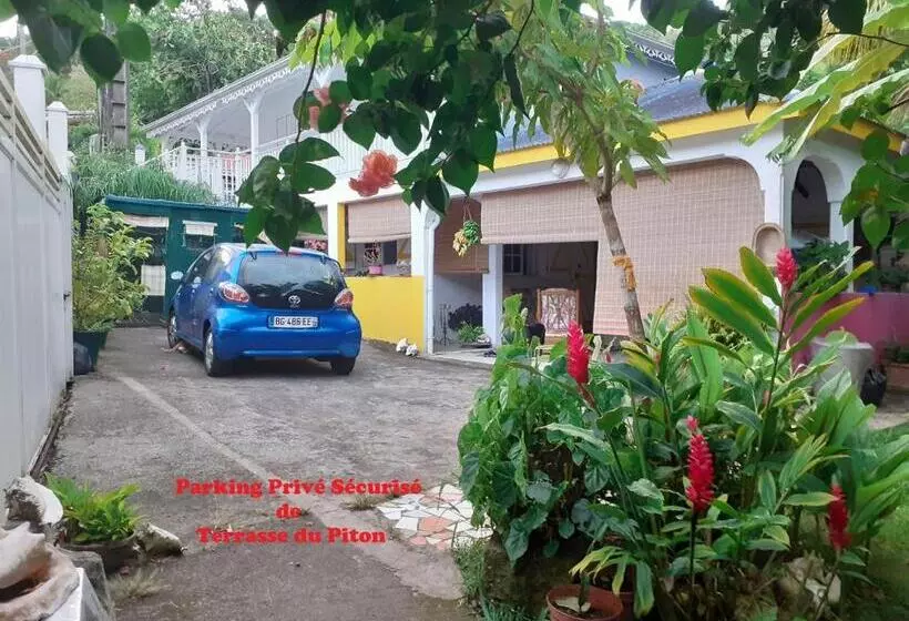 تختخواب و صبحانه Terrasse Du Piton