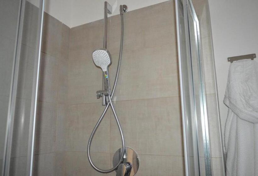 پانسیون White Beach Le Castella