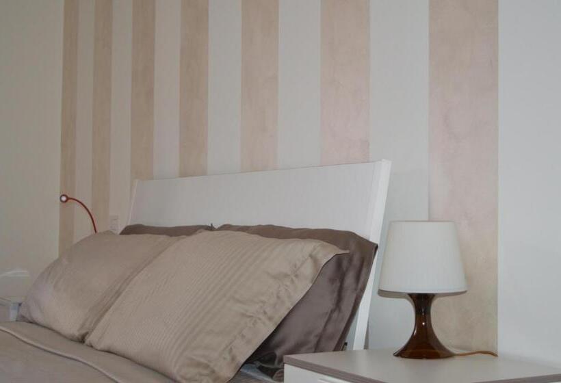 پانسیون White Beach Le Castella