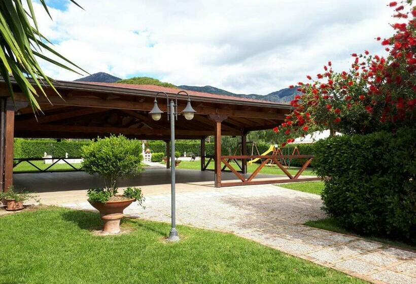 مبيت وإفطار Saturnia Garden