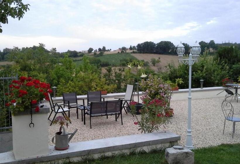 مبيت وإفطار Montismaurelli