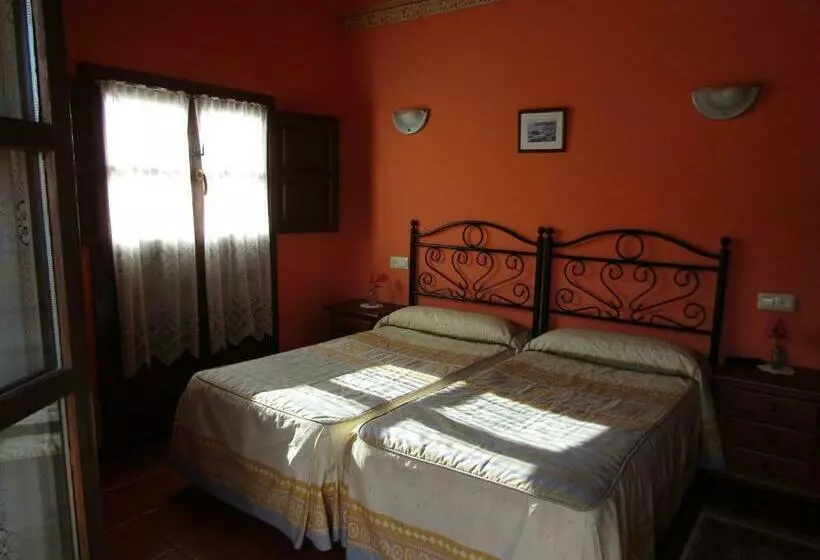 هتل Rural La Casona Del Fraile