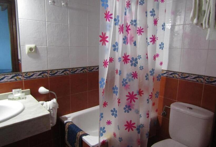 Отель Rural La Casona Del Fraile