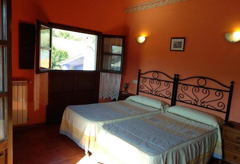 Отель Rural La Casona Del Fraile