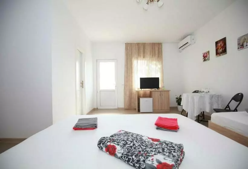 Majatalo Casa Din Deal