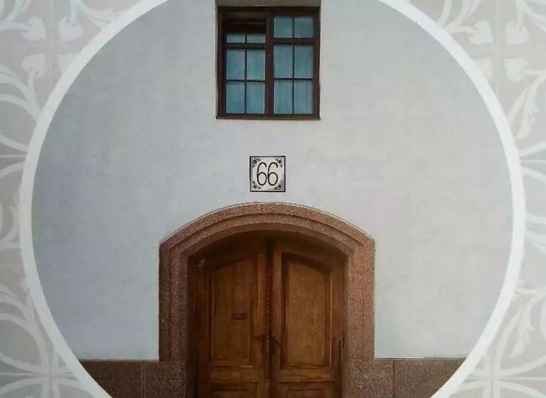 Majatalo May House Rodinný Historický Dom