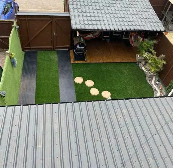 ペンション Quiet, Spacious Double Bedroom!