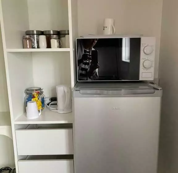 ペンション Quiet, Spacious Double Bedroom!