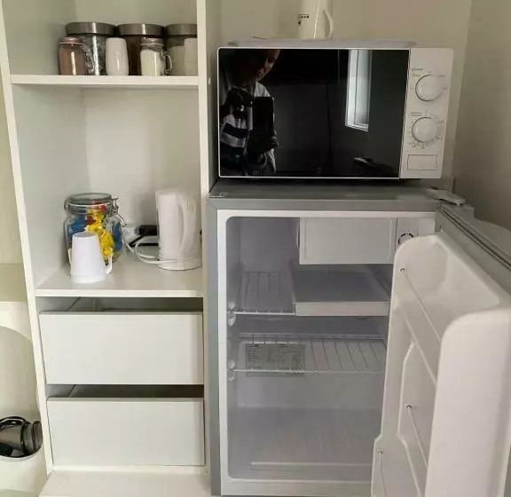 ペンション Quiet, Spacious Double Bedroom!