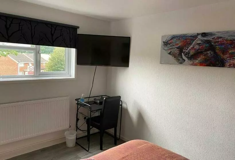 ペンション Quiet, Spacious Double Bedroom!