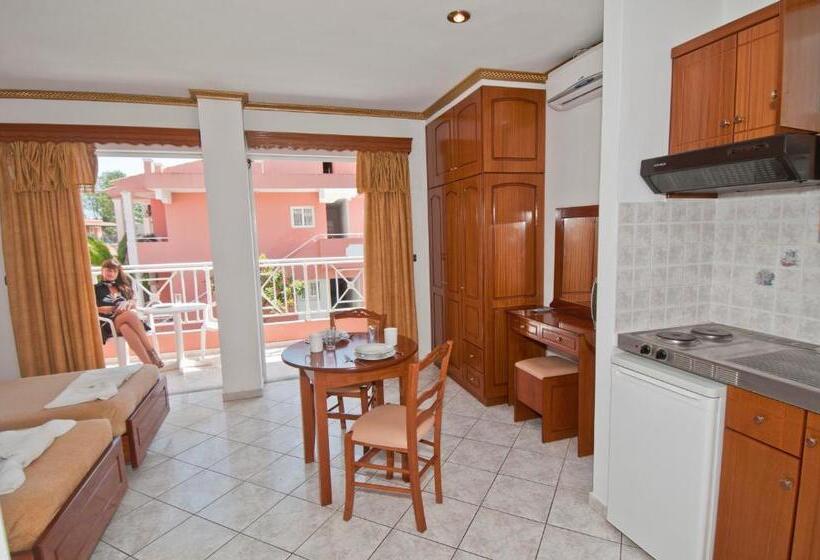 Angelina Hotel & Apartments