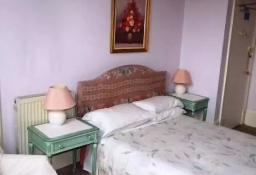 تختخواب و صبحانه New Town Guest House