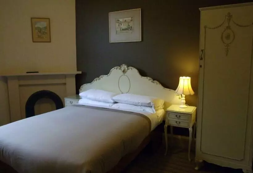 تختخواب و صبحانه New Town Guest House