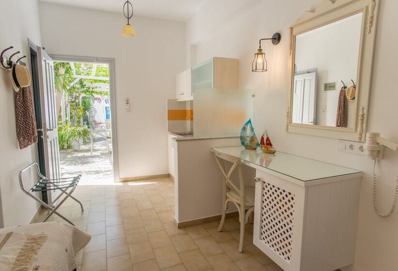 Cyclades Studios   Paros