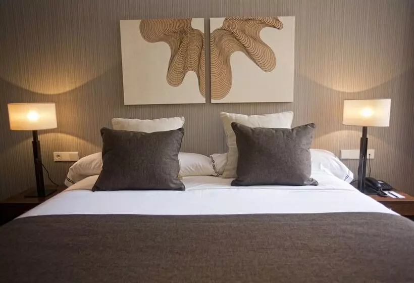 هتل Carris Cardenal Quevedo