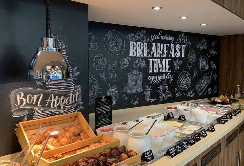 ホテル Courtyard By Marriott Moscow Paveletskaya