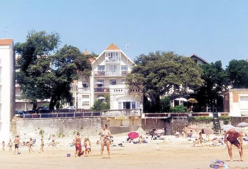 Отель Résidence Lagrange Vacances Le Phalène