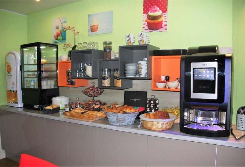 ホテル L Hôtel Du Marais Romilly Centre