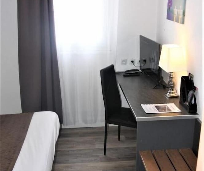 ホテル L Hôtel Du Marais Romilly Centre