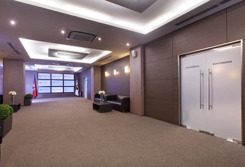 בית מלון כפרי Marins Park Novosibirsk