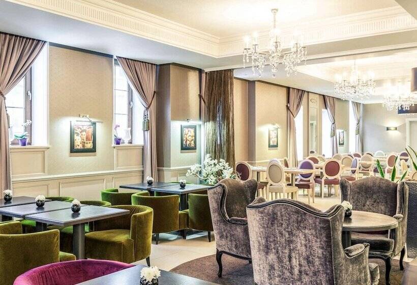 בית מלון כפרי Mercure Arbat Moscow