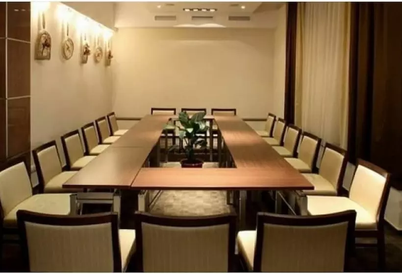 Business Hotel Senator