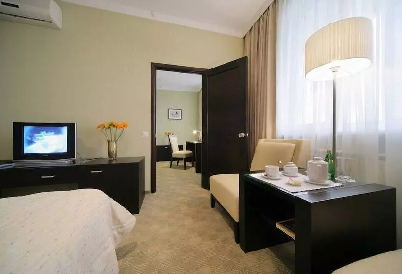 Business Hotel Senator