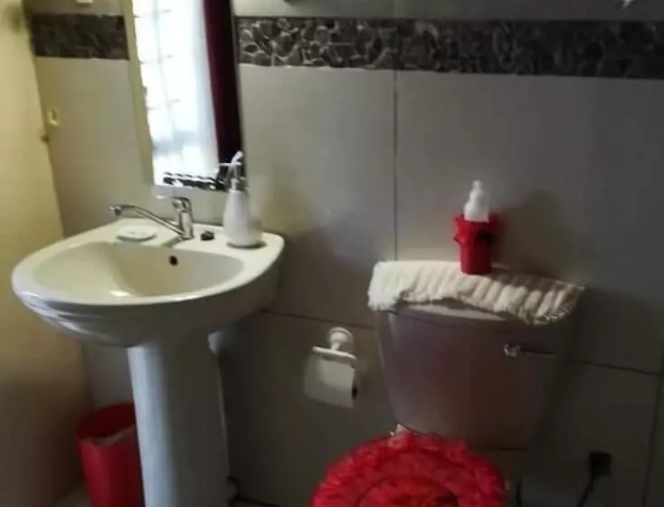 Aamiaismajoitus (B&B) Reemaros Guest House