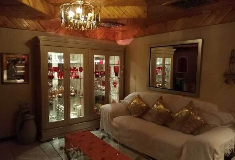 مبيت وإفطار Reemaros Guest House