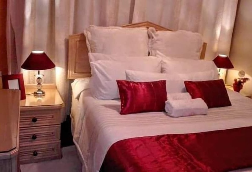 مبيت وإفطار Reemaros Guest House