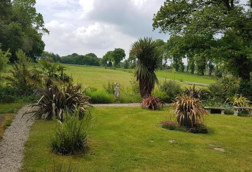 ペンション Le Jardin Des Chênes