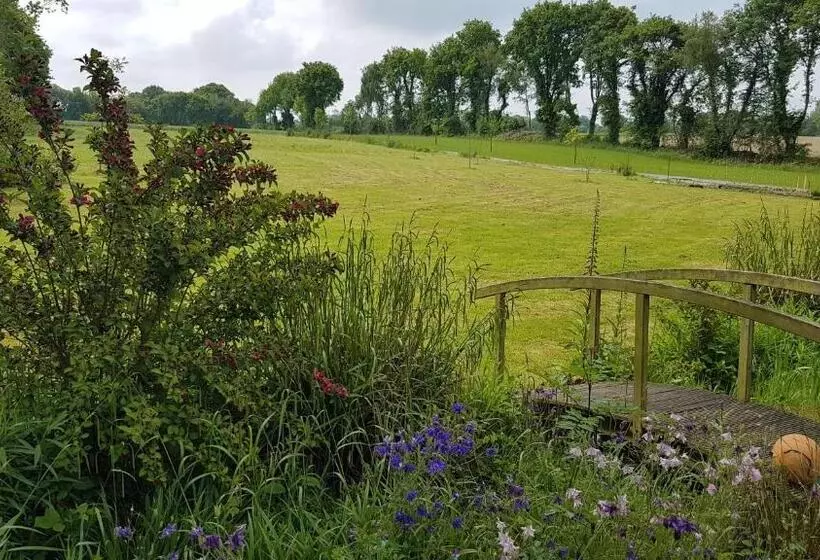 Majatalo Le Jardin Des Chênes