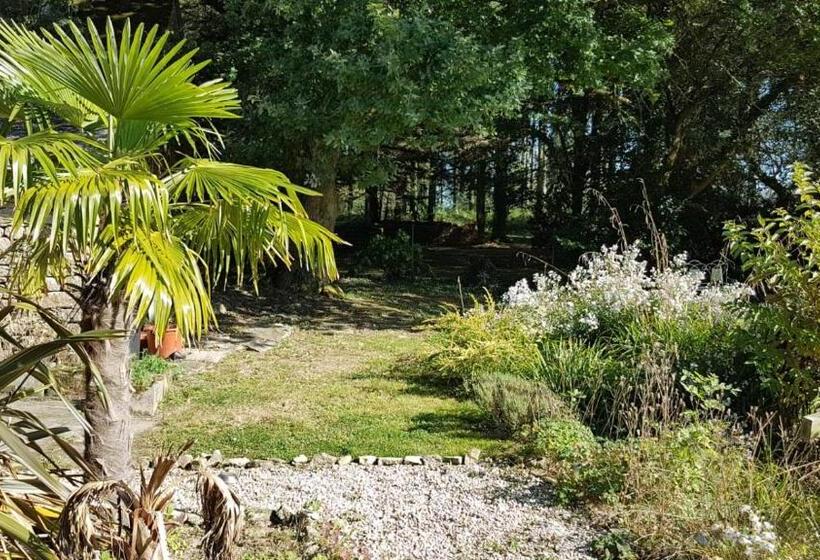 ペンション Le Jardin Des Chênes