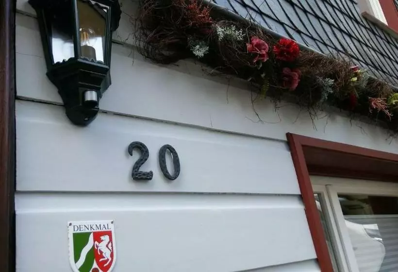 Retkeilymaja Hier & Jetzt In Monschau City