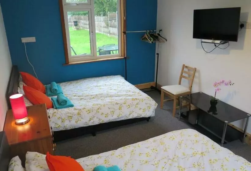 پانسیون Browning House Bedrooms I Long Or Short Stay I Special Rate Available