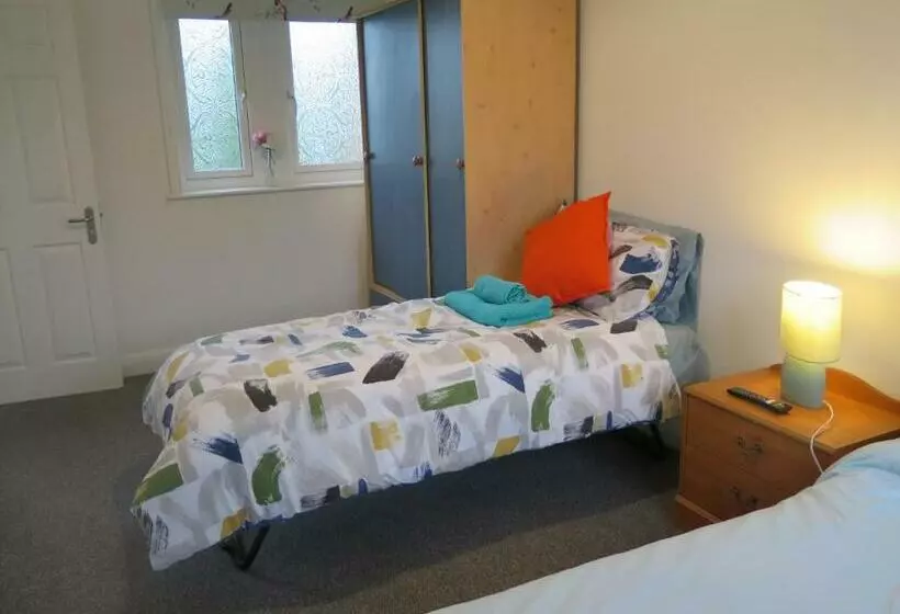 پانسیون Browning House Bedrooms I Long Or Short Stay I Special Rate Available