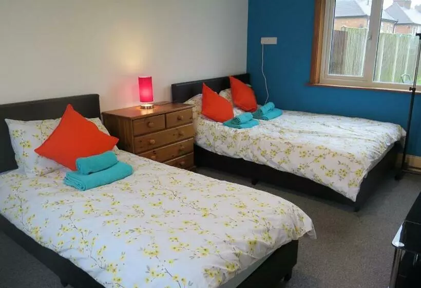 پانسیون Browning House Bedrooms I Long Or Short Stay I Special Rate Available