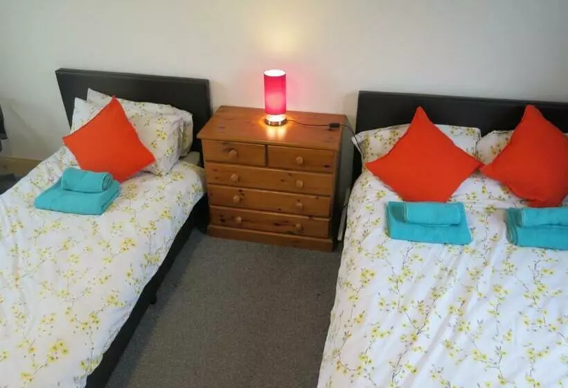 پانسیون Browning House Bedrooms I Long Or Short Stay I Special Rate Available