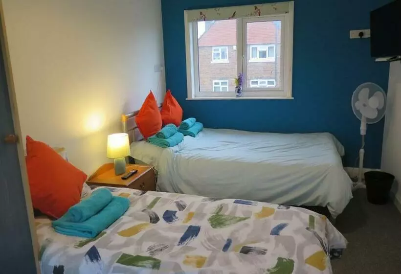 پانسیون Browning House Bedrooms I Long Or Short Stay I Special Rate Available