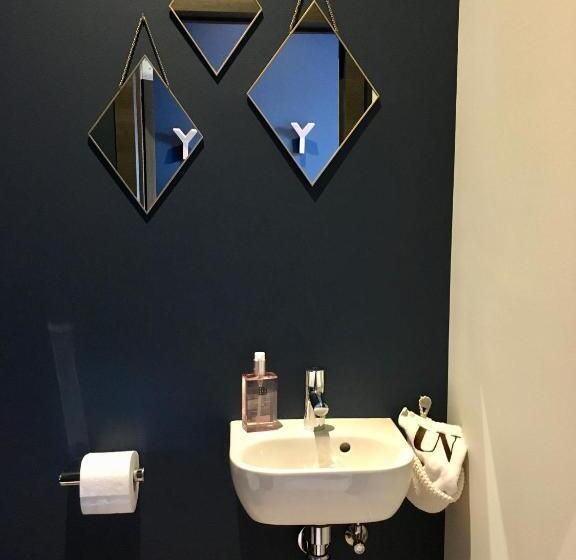 פנסיון Urban Nest