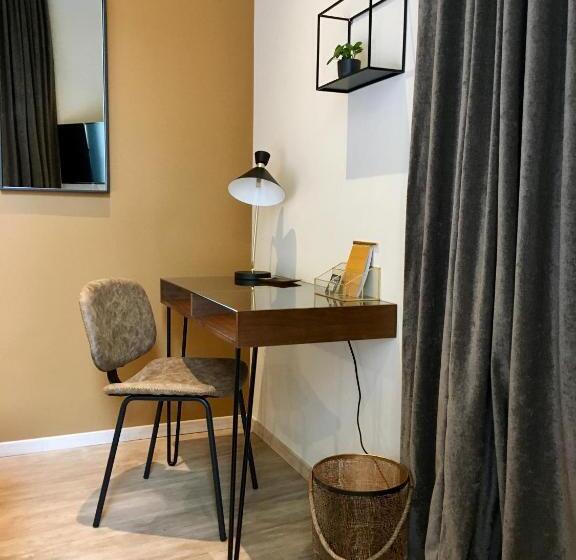 פנסיון Urban Nest