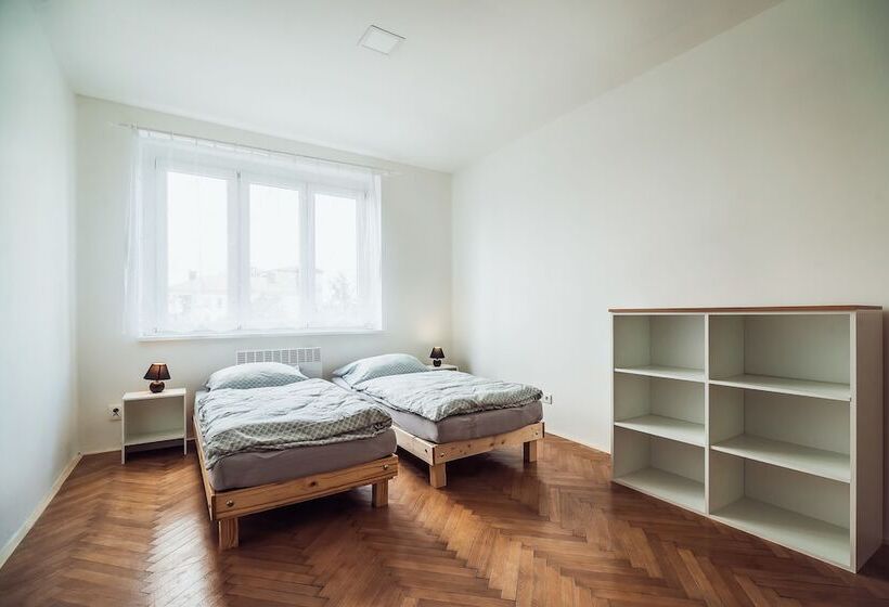 펜션 Skodova Apartments