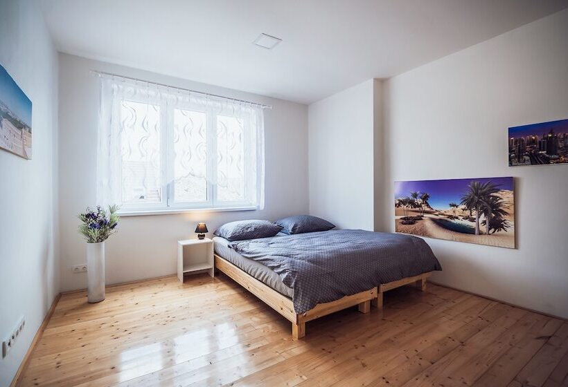 펜션 Skodova Apartments