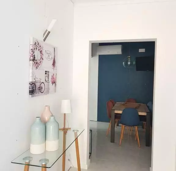 ユースホステル Pink Nblue House