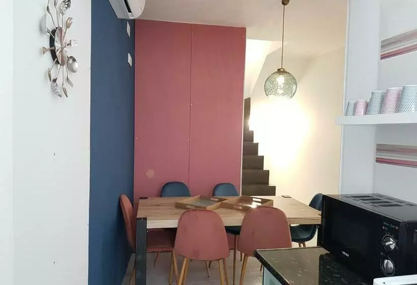 ユースホステル Pink Nblue House