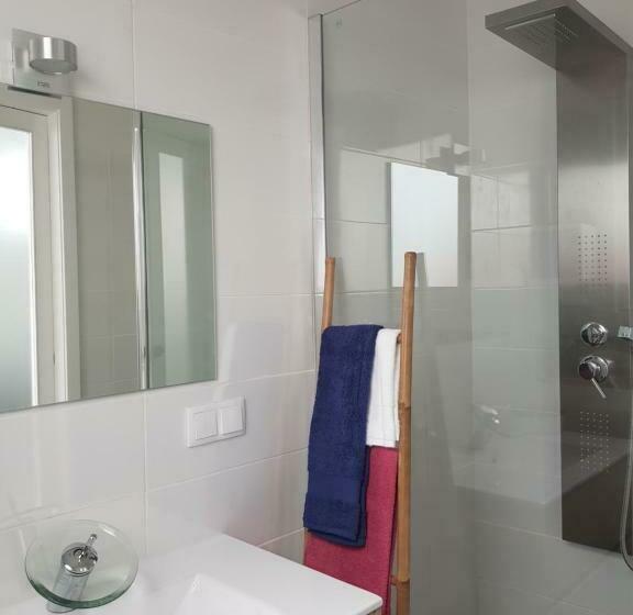 ユースホステル Pink Nblue House